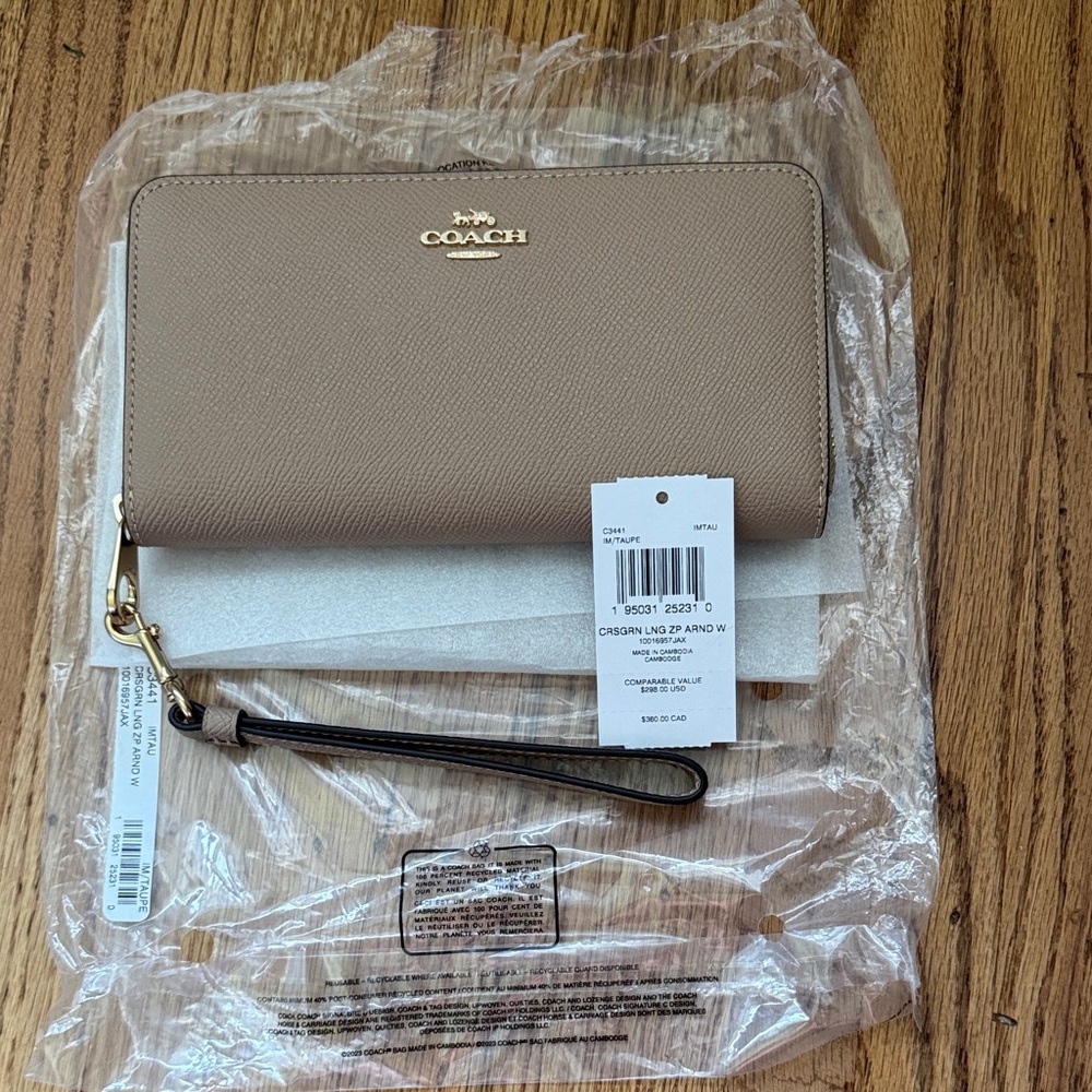 Coach Crossgrain Long Zip Around Leather Wallet - Picture 3 of 4